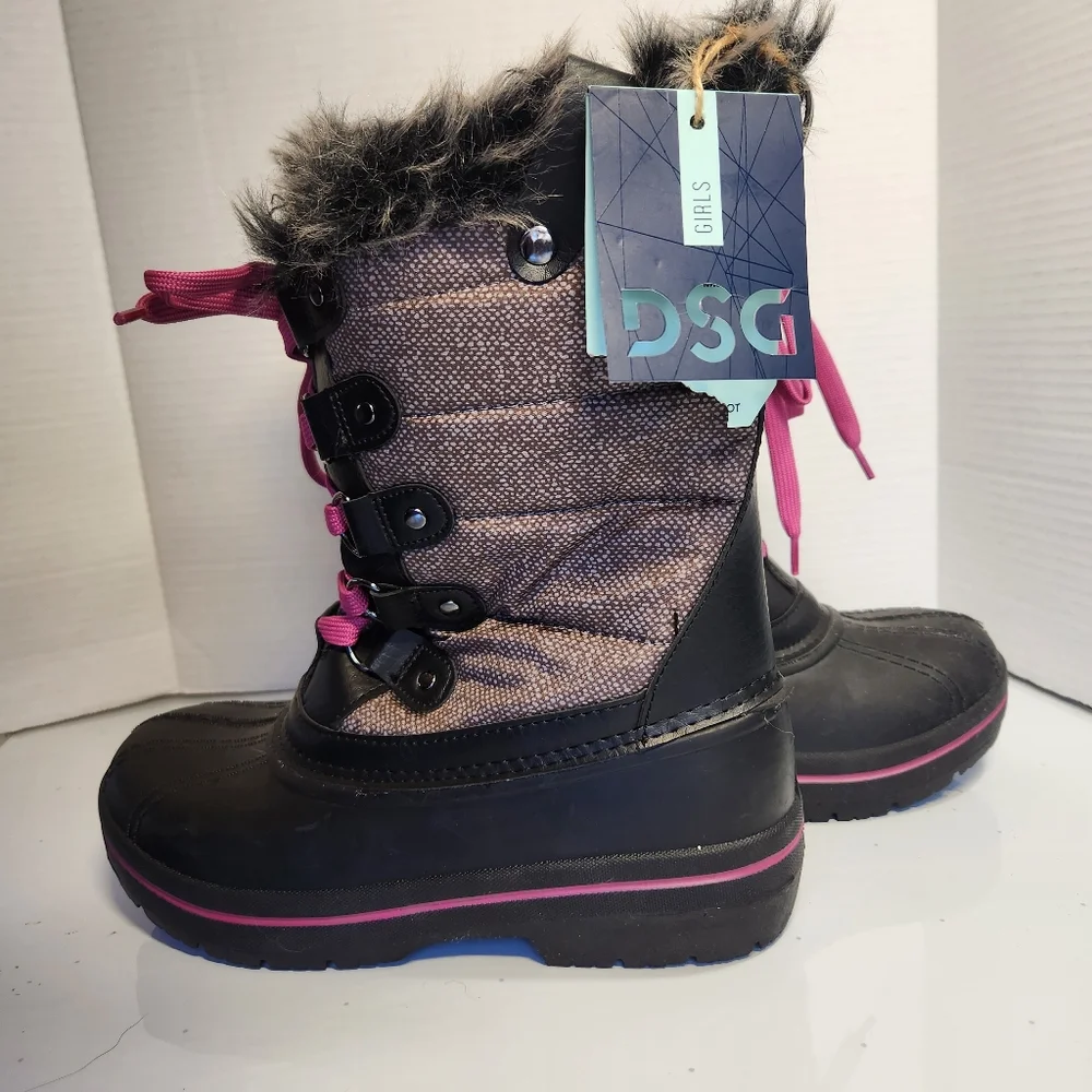 DSG Waterproof Snow Boots Pink Laces & Faux Fur Trim Kids 5  Womens 6.5 or 7